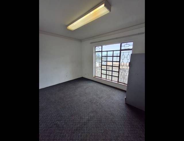 1,050M² WAREHOUSE TO LET IN WILSONIA